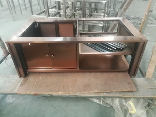 鄭州市河南鑫馬不銹鋼制品有限公司制作玫瑰金不銹鋼茶幾現場